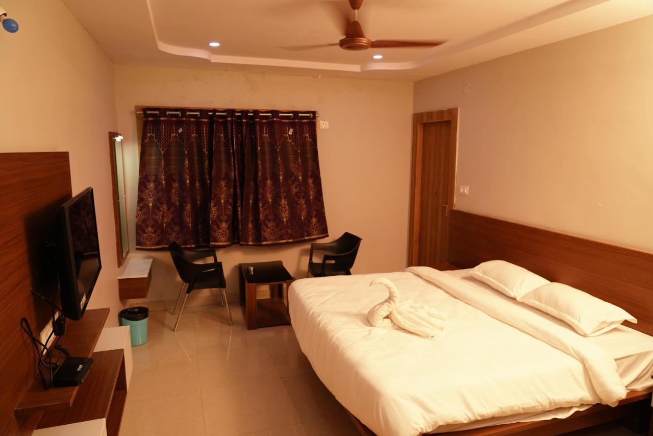 Swagath Residency Kākināda מראה חיצוני תמונה